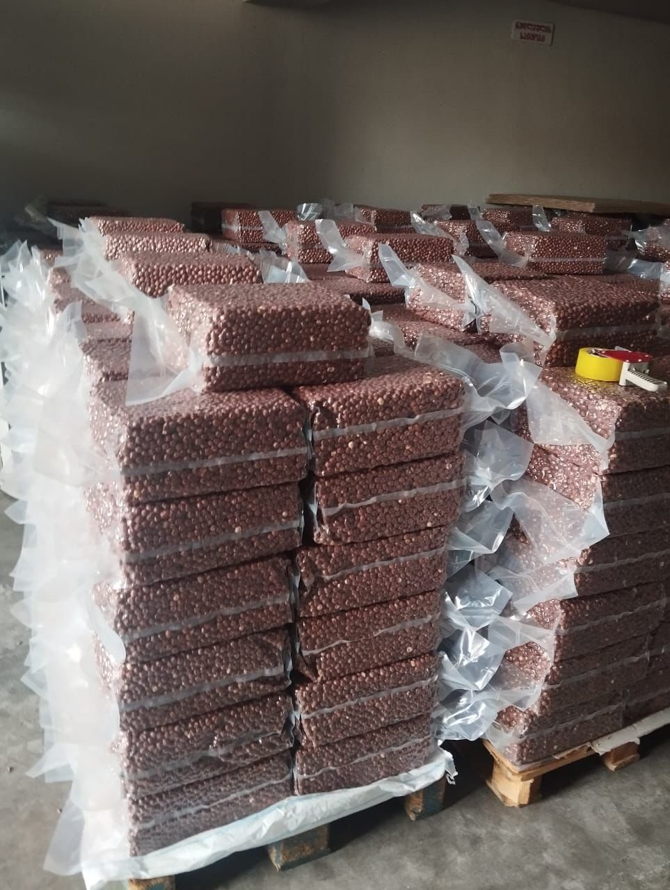 Shelled Kernels Packing